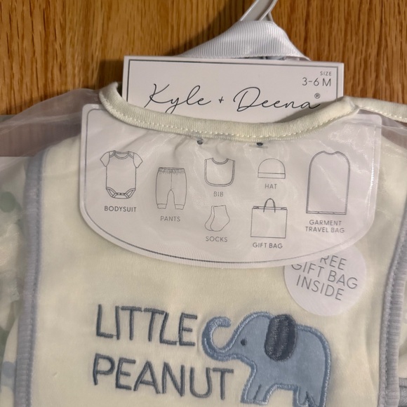 Kyle + Deena 7 Piece Baby Boy Gift Set - Picture 2 of 4